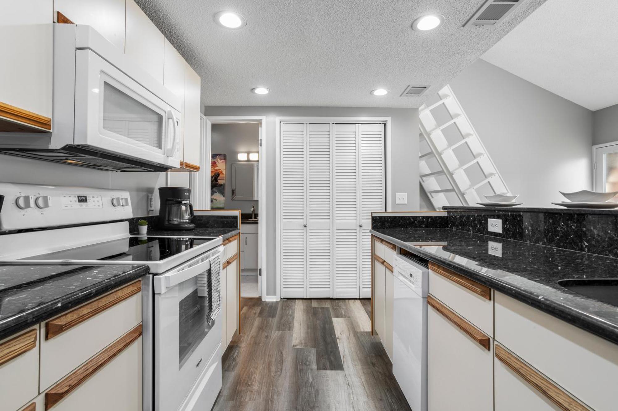 Apartamento King Bed Well-Located Cozy Townhouse Retreat Gulfport Exterior foto